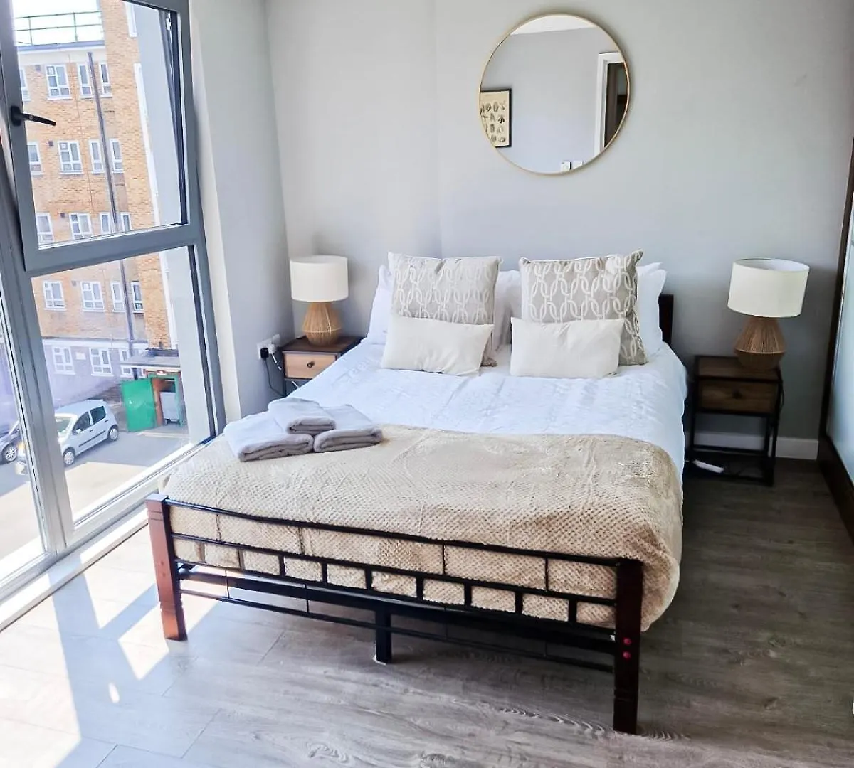 Contemporary Apartments With Private Terraces In Shoreditch, Hoxton, Islington London