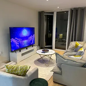 Jk Luxury Apartment London